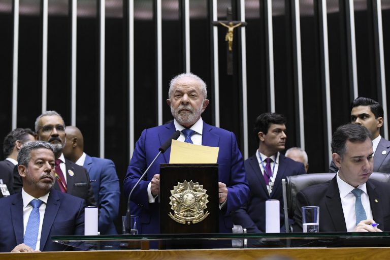 Por que o Pé-de-Meia pode levar Lula ao impeachment