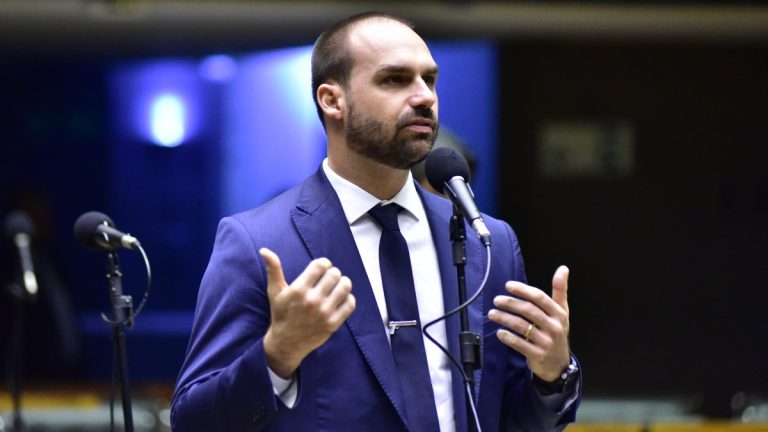 Eduardo Bolsonaro se diz confiante com impeachment de Lula ainda neste ano