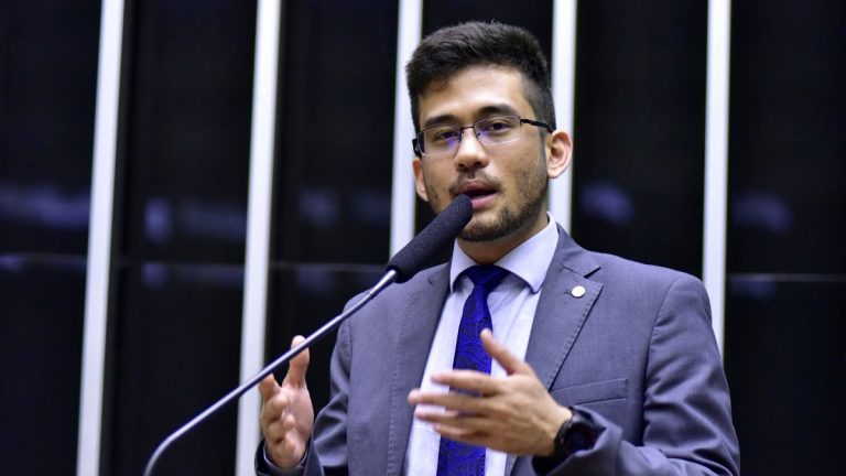 Deputado quer proibir financiamento público a shows com apologia ao crime