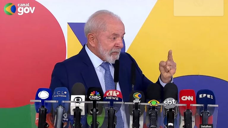 Lula ataca Bolsonaro e diz que 2025 será “hora da verdade” contra “extrema direita”