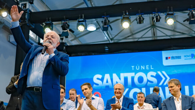 Lula exalta união com Tarcísio em evento com ataques a Bolsonaro