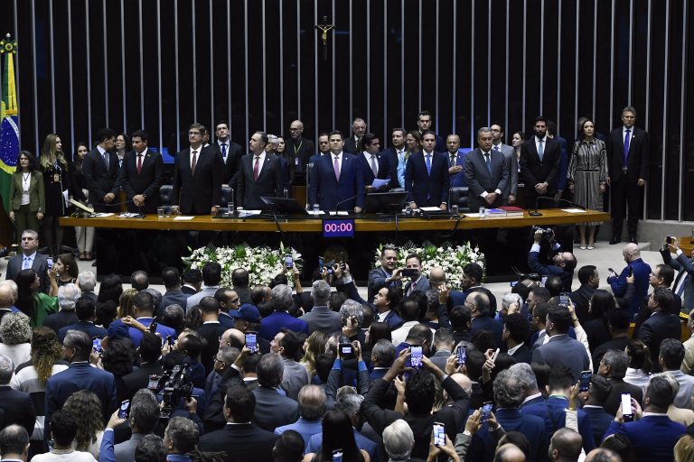 Alcolumbre defende respeito de “limites” entre os Poderes