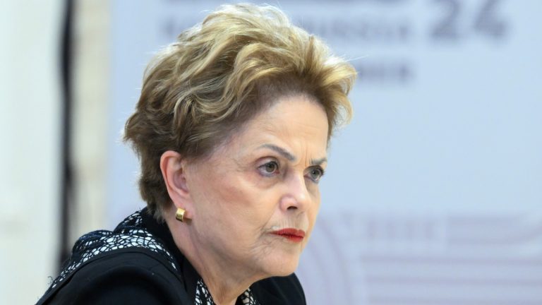 Dilma passa bem e deve deixar hospital de Xangai nos próximos dias