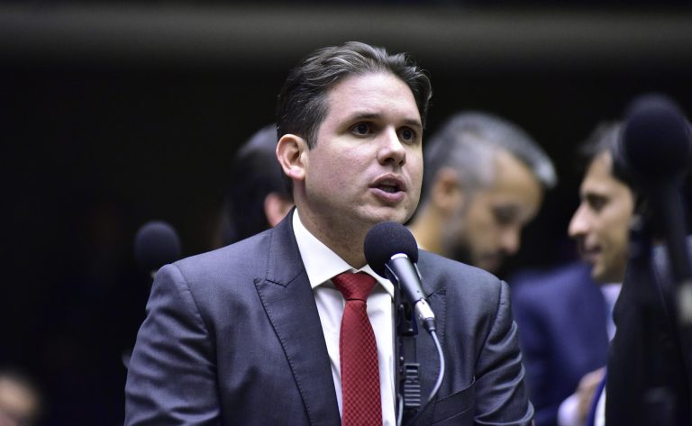 Hugo Motta defende que emendas recuperam autonomia do Parlamento contra “toma lá, dá cá” do governo