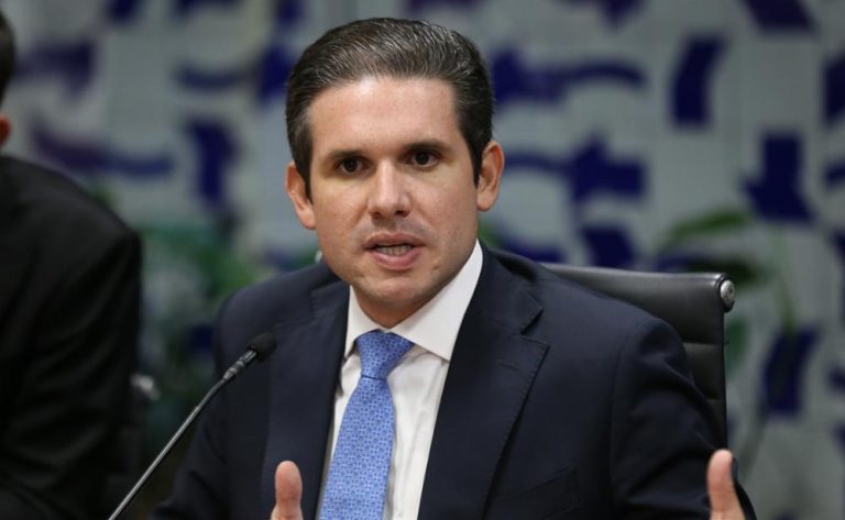 Motta aponta compromisso fiscal e redução de gastos como prioridades