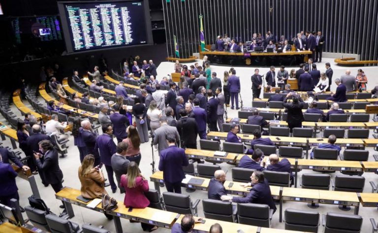 Câmara aprova MP que libera auxílio dos precatórios ao RS