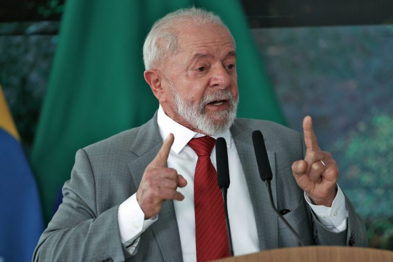 Em mensagem ao Congresso, Lula defende isenção do IR