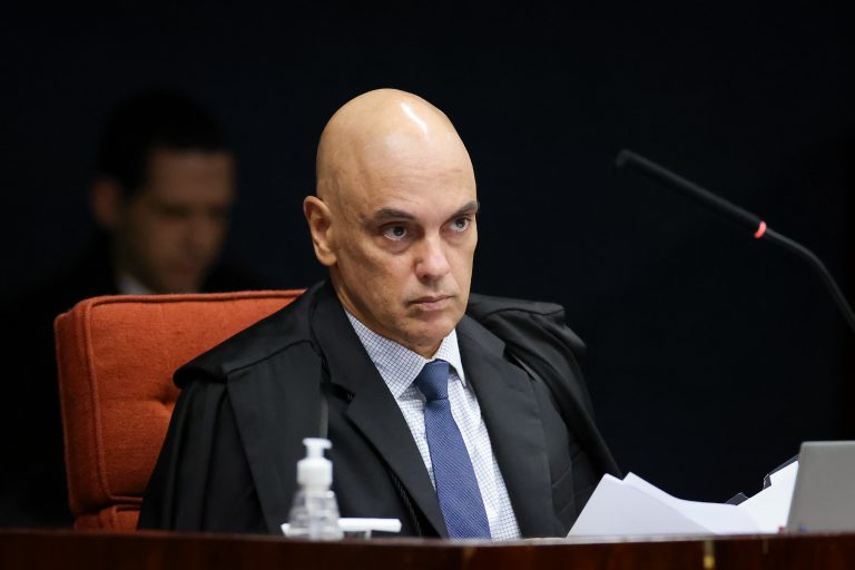 Moraes pede análise da PGR sobre defesas de Bolsonaro e outros