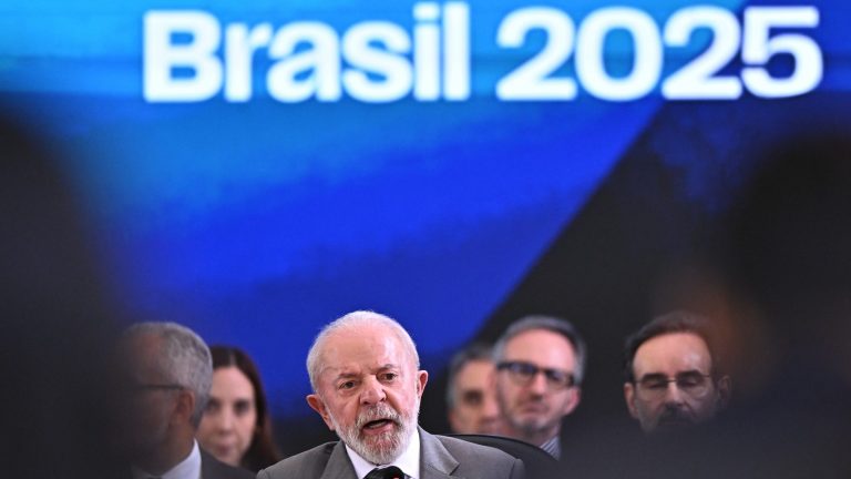 Sem tempo e sem popularidade, Lula foca ações visando 2026