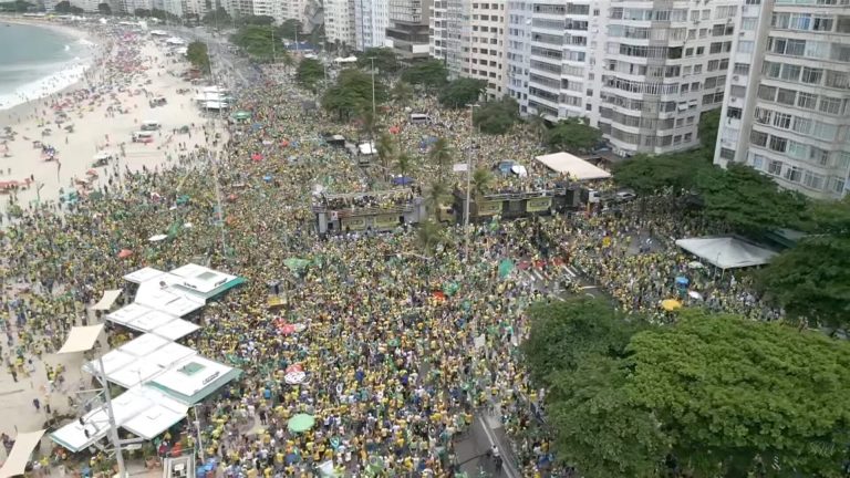 Manifestação reforça vínculo da pauta da anistia com Bolsonaro