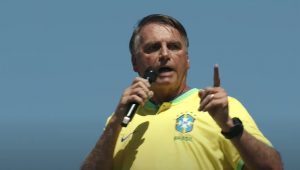 Bolsonaro convida brasileiros a participar de atos pela anistia no exterior