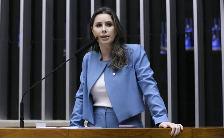 Minoria questiona TCU sobre irregularidades no programa Pé-de-Meia