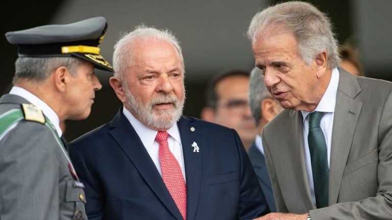 Obuseiro de Israel barrado por Lula atrasa renovação do Exército