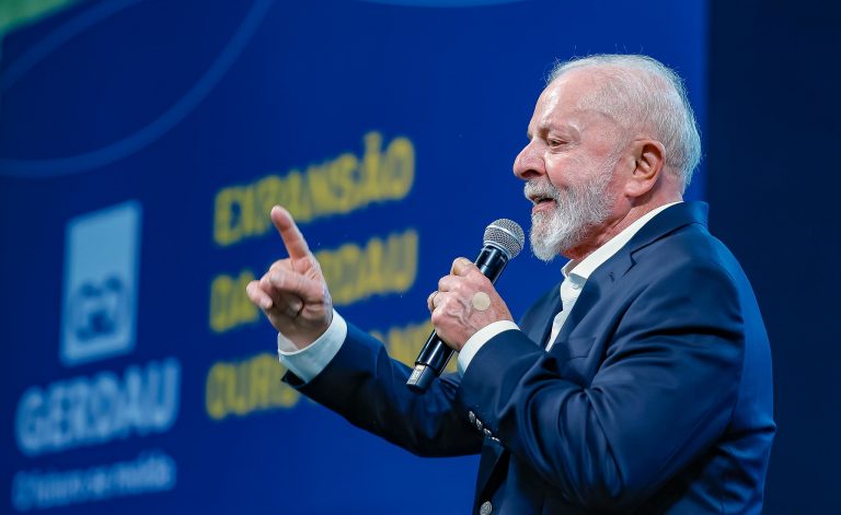 Lula desafia Zema em nova troca de farpas: “Quanto Bolsonaro investiu em MG?”