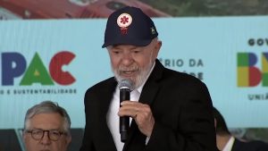 Lula diz que “ladrão passou a mão” no preço dos ovos: “pilantra que aumentou tanto”