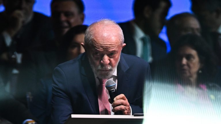 Lula aposta que PIB vai superar expectativas; economistas veem risco de estagflação