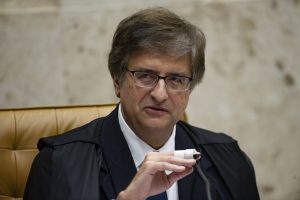 Senadores de oposição pedem impeachment de Paulo Gonet